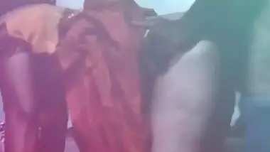 Desi housewife doggy style fuck take her saree