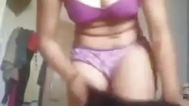 Cute Desi Girl Showing Boobs