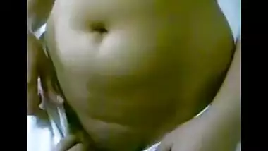 Mature Gujarati bhabhi exposed by secret lover