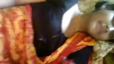 Enjoying Hot Body Of Sexy Telugu Bhabhi