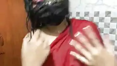 Friends Girlfriend shows her boobs