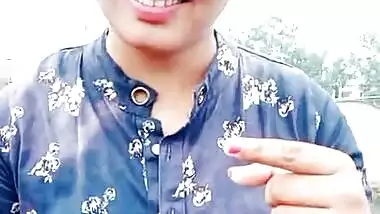 Sexy Desi Girl Huge Tits