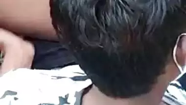 Skinny Desi XXX babe have a good sex with her boyfriend outdoors MMS