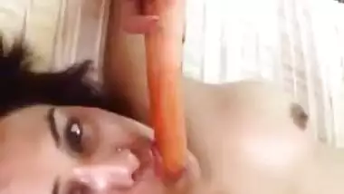 Sofia Ahmad Pakistani reporter fucking herself