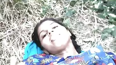 Desi village girl fucking outdoor